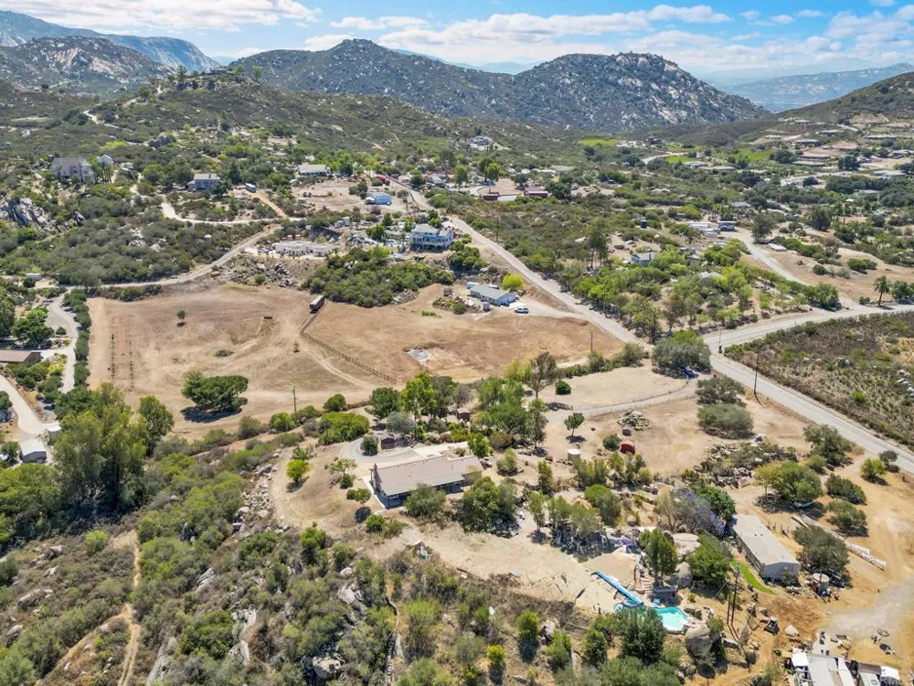 12460 Muth Valley Road Lakeside, CA 92040