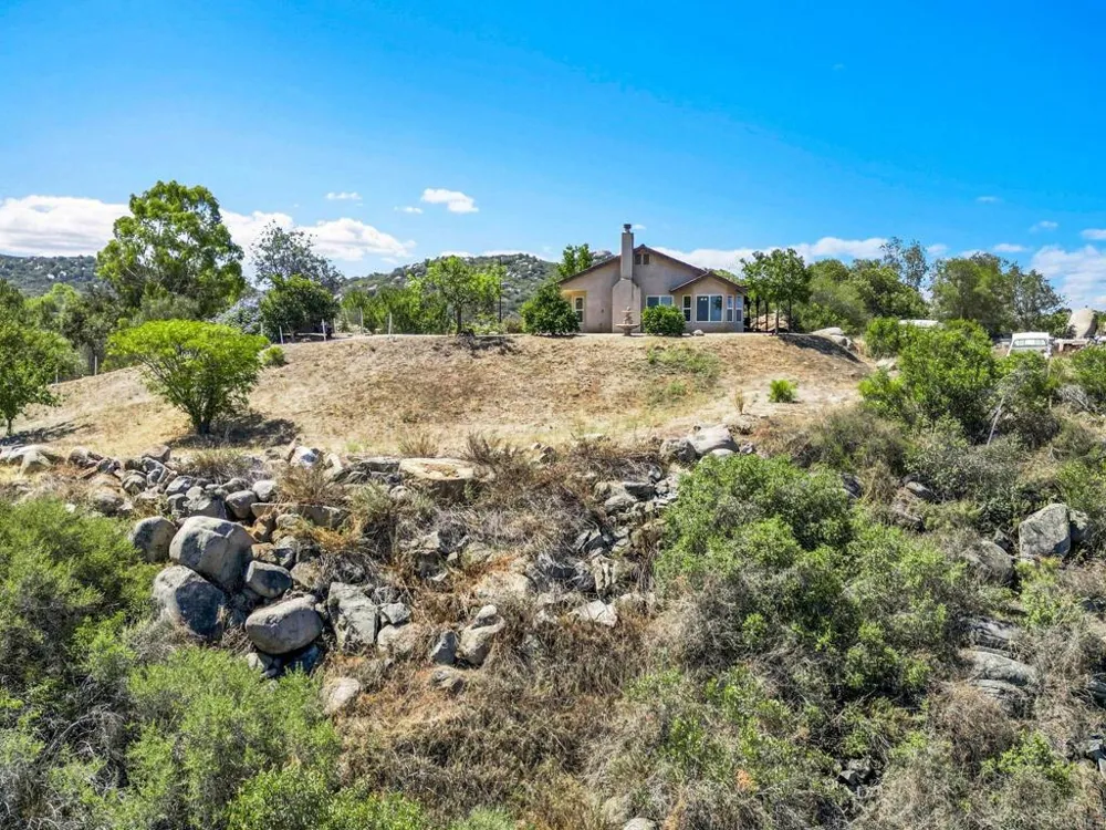 12460 Muth Valley Road Lakeside, CA 92040