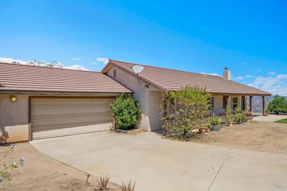12460 Muth Valley Road Lakeside, CA 92040