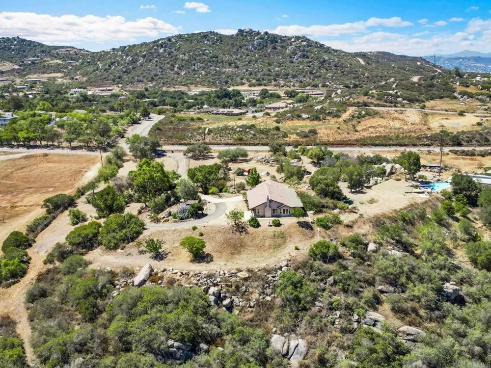12460 Muth Valley Road Lakeside, CA 92040