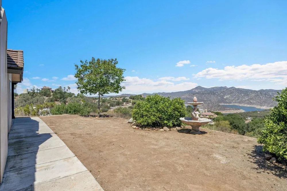 12460 Muth Valley Road Lakeside, CA 92040