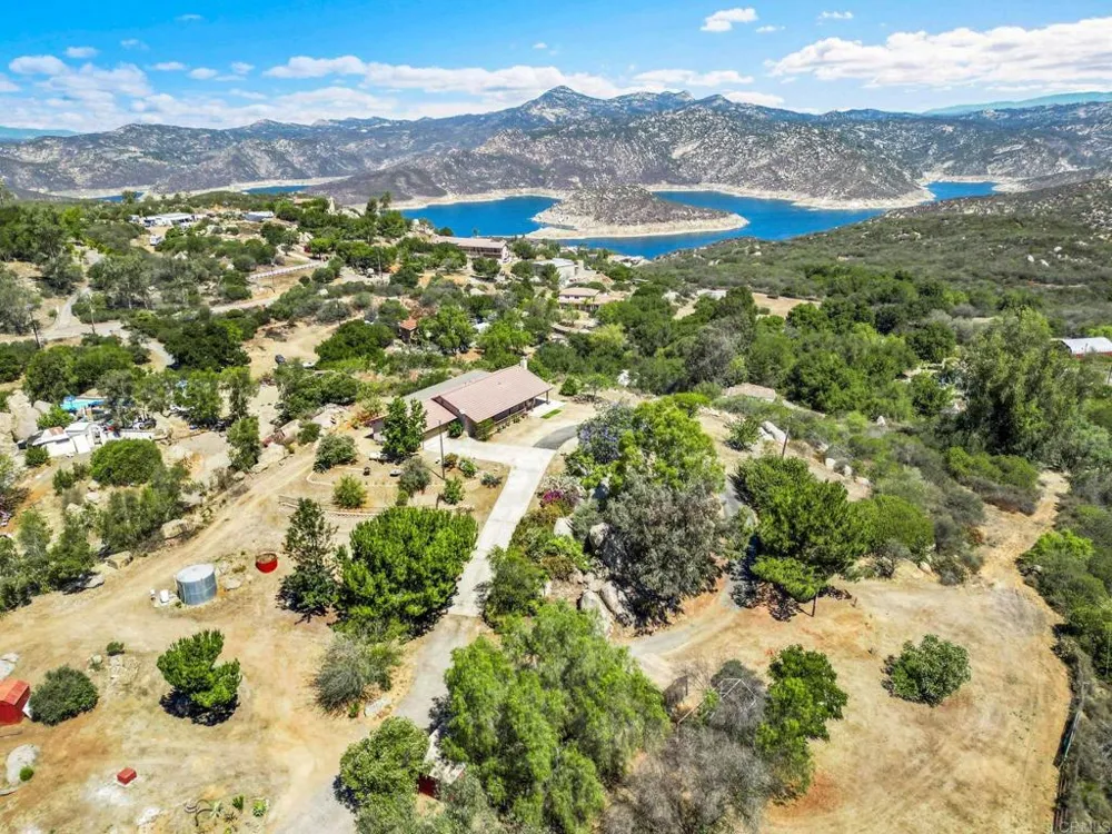 12460 Muth Valley Road Lakeside, CA 92040