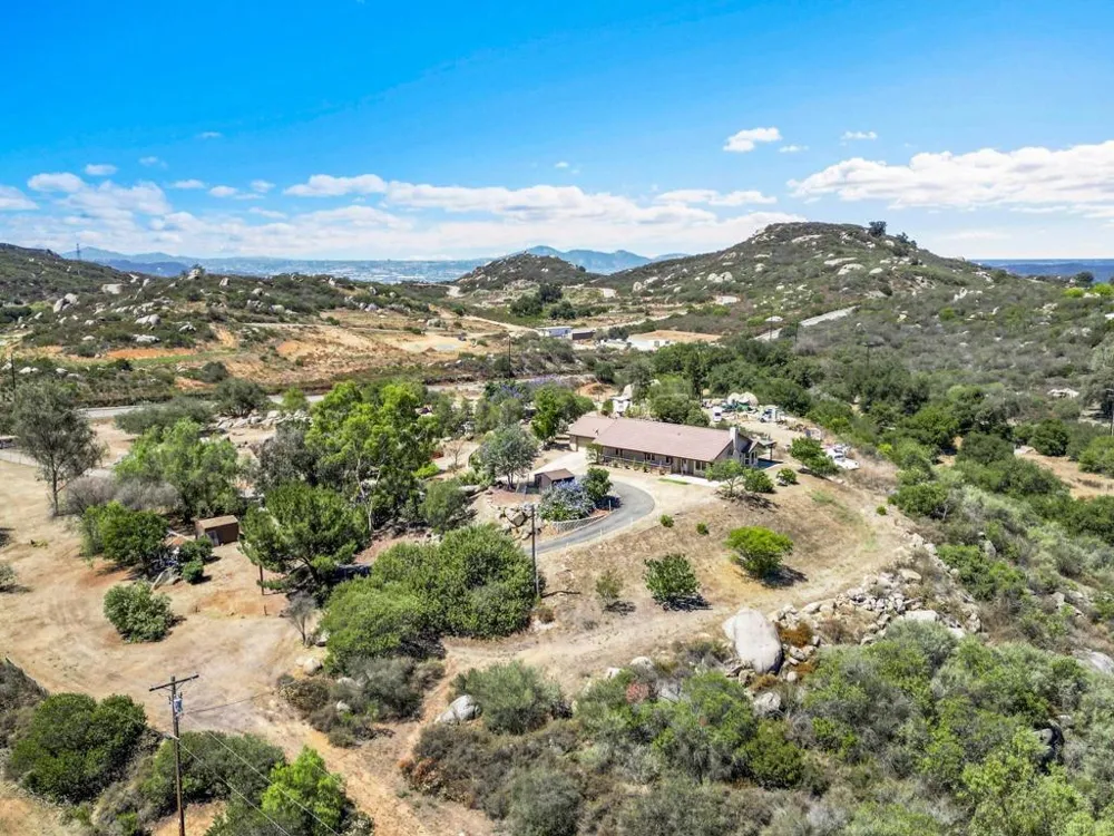 12460 Muth Valley Road Lakeside, CA 92040