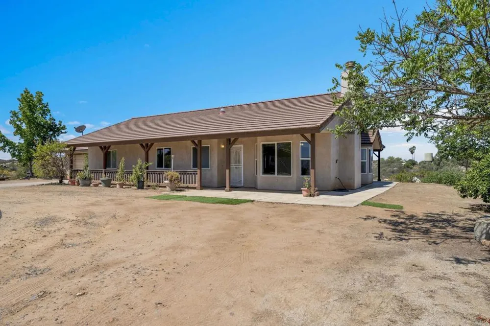 12460 Muth Valley Road Lakeside, CA 92040