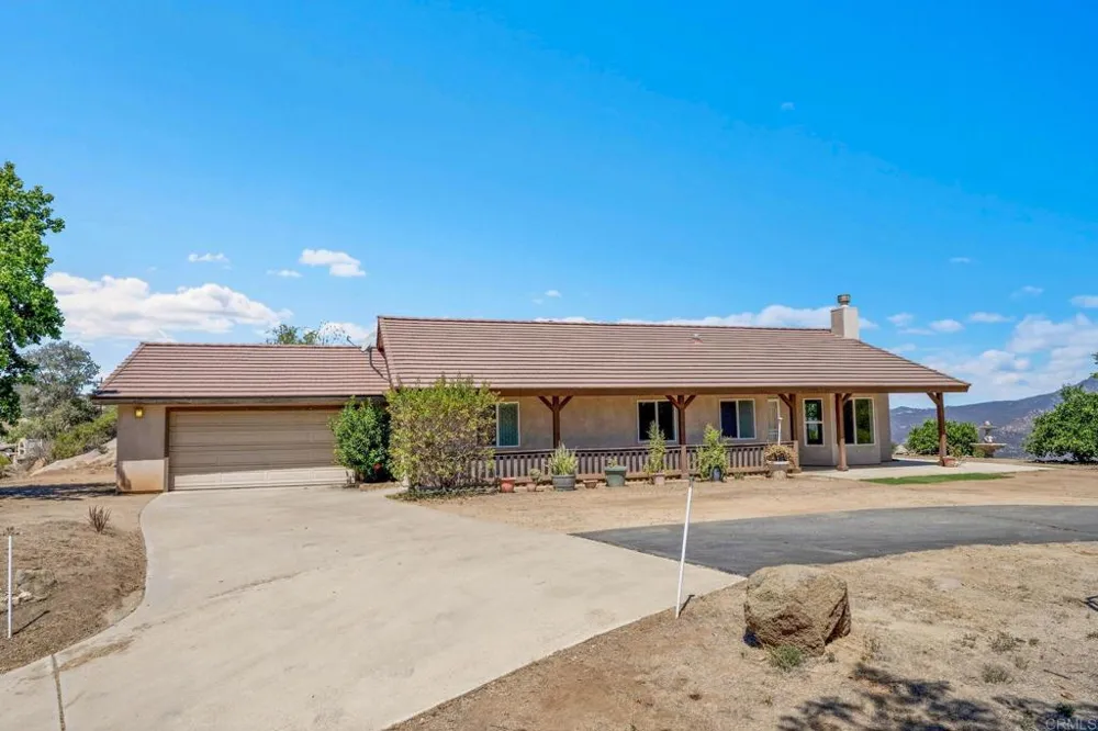 12460 Muth Valley Road Lakeside, CA 92040