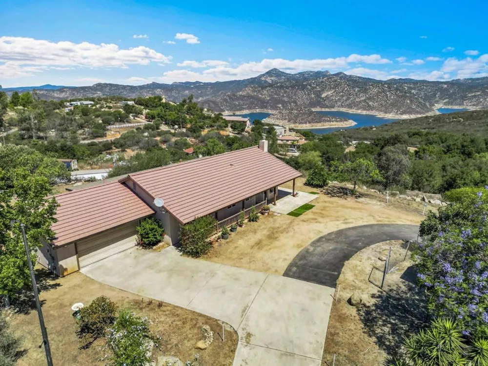 12460 Muth Valley Road Lakeside, CA 92040