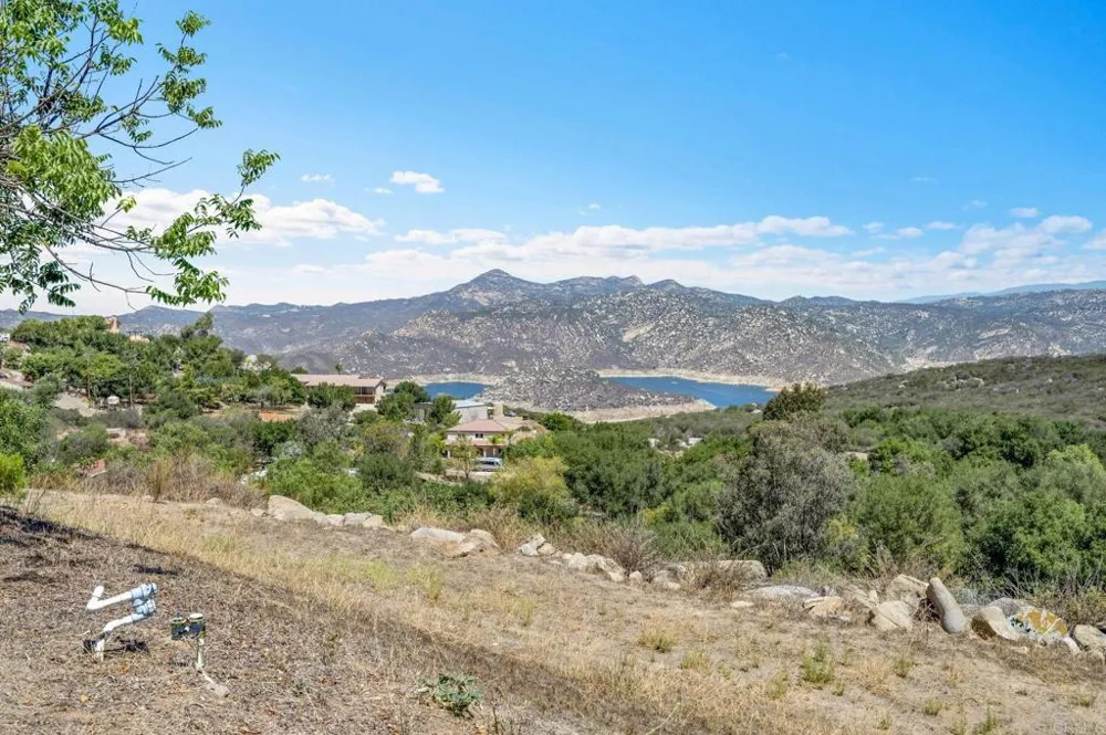 12460 Muth Valley Road Lakeside, CA 92040