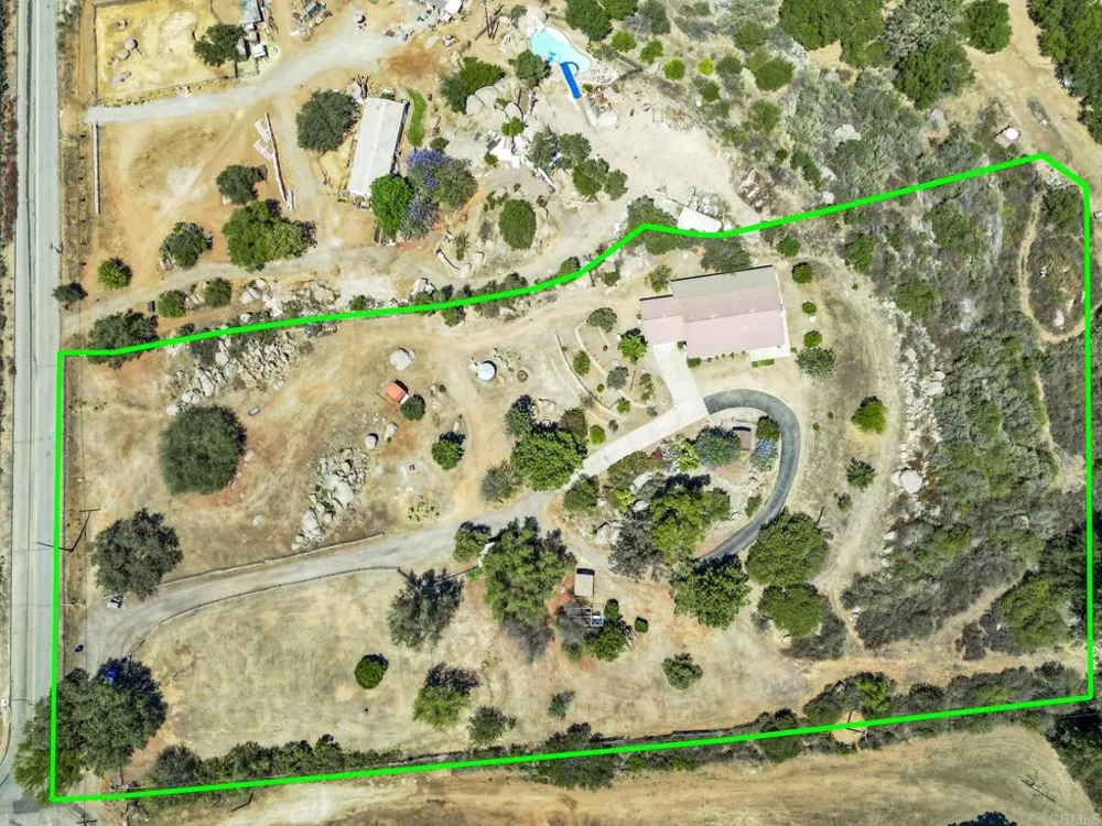 12460 Muth Valley Road Lakeside, CA 92040