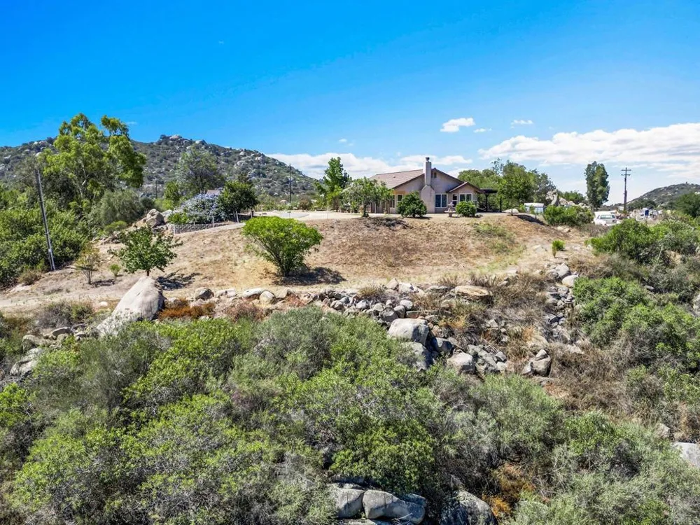 12460 Muth Valley Road Lakeside, CA 92040