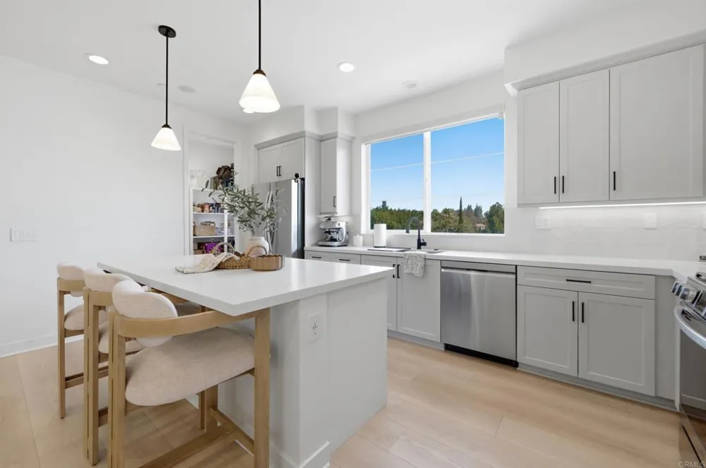 370 Volary Glen Escondido, CA 92025
