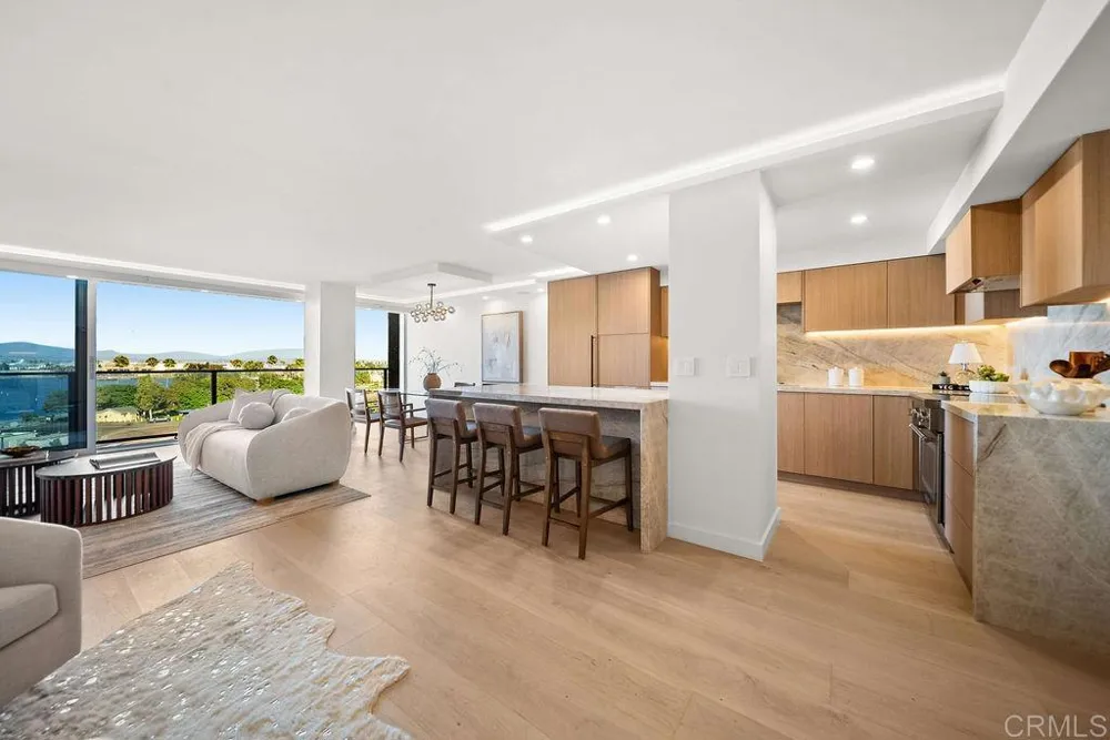 1820 Avenida Del Mundo #506 Coronado, CA 92118
