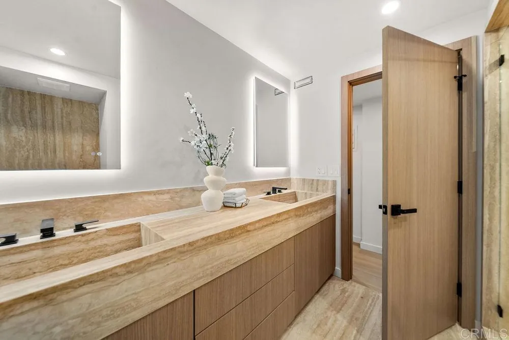 1820 Avenida Del Mundo #506 Coronado, CA 92118