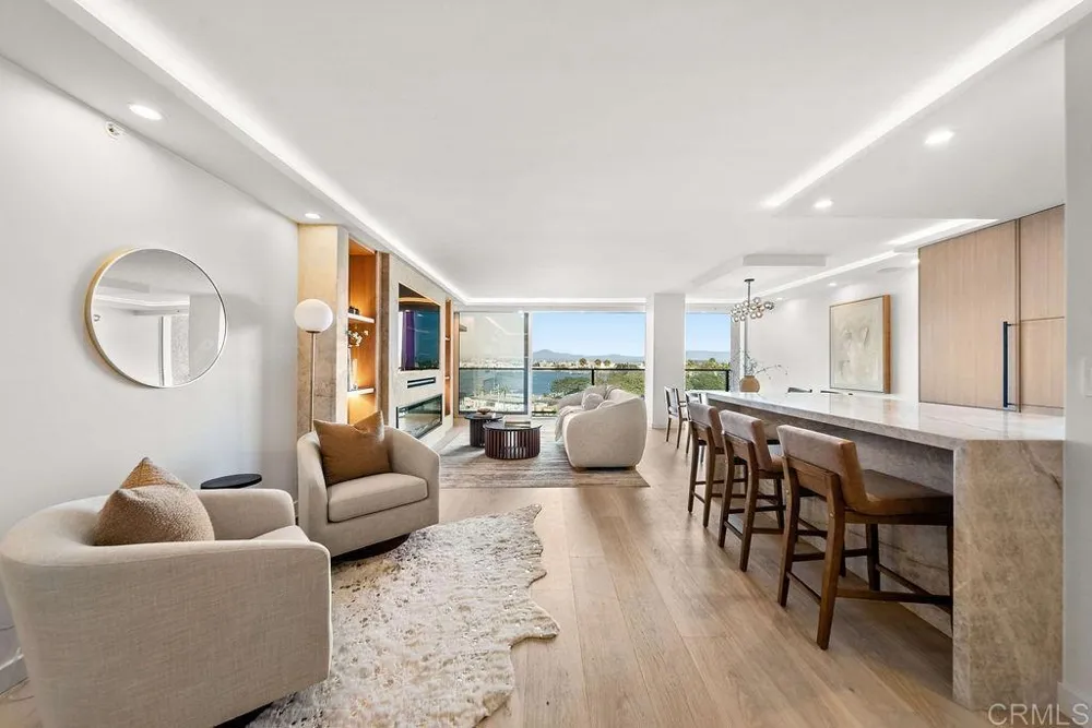 1820 Avenida Del Mundo #506 Coronado, CA 92118