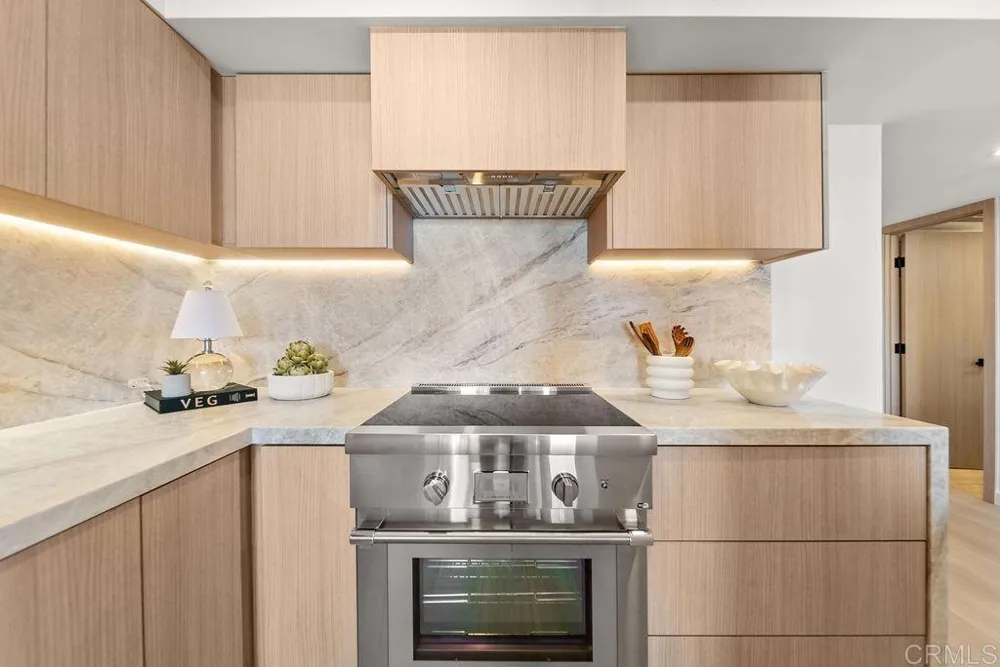 1820 Avenida Del Mundo #506 Coronado, CA 92118