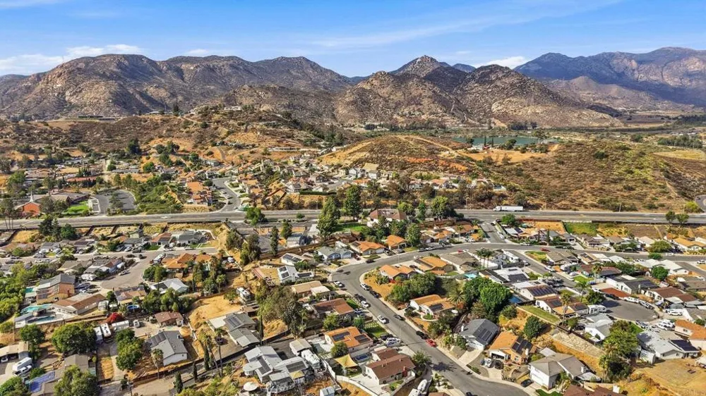 13323 Appaloosa Drive Lakeside, CA 92040