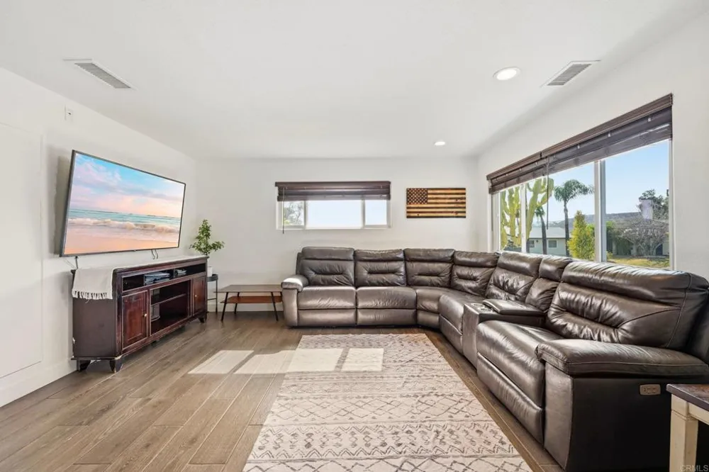 13323 Appaloosa Drive Lakeside, CA 92040