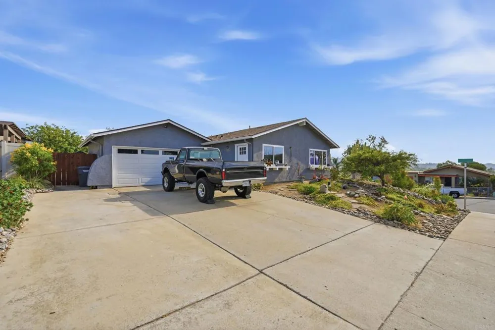 13323 Appaloosa Drive Lakeside, CA 92040