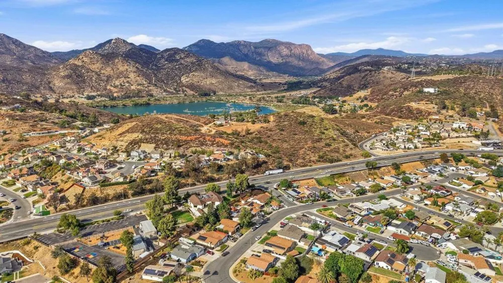 13323 Appaloosa Drive Lakeside, CA 92040
