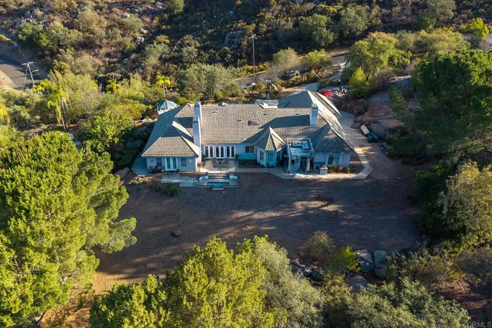3157 VIA VIEJAS OESTE Alpine, CA 91901