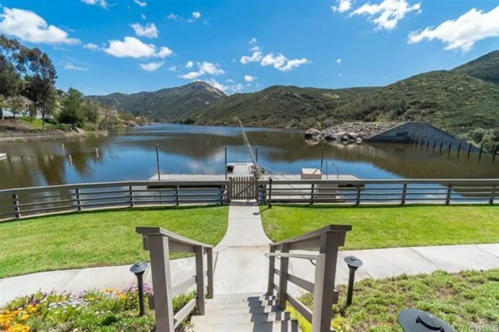 3157 VIA VIEJAS OESTE Alpine, CA 91901