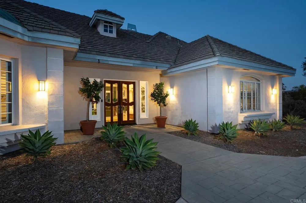 3157 VIA VIEJAS OESTE Alpine, CA 91901