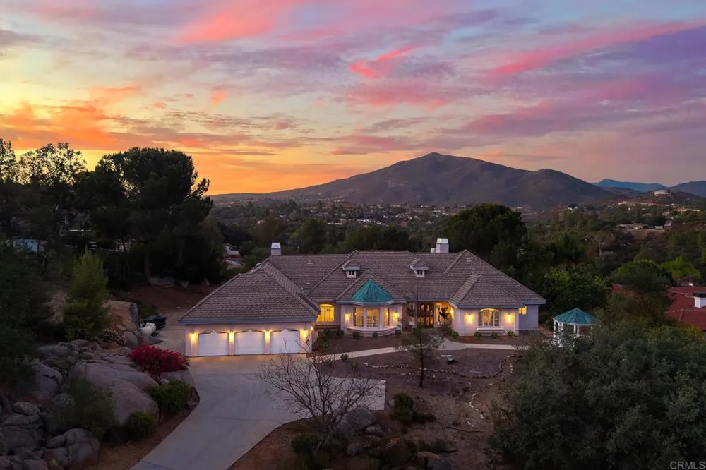 3157 VIA VIEJAS OESTE Alpine, CA 91901