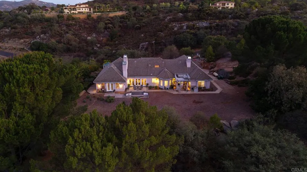 3157 VIA VIEJAS OESTE Alpine, CA 91901