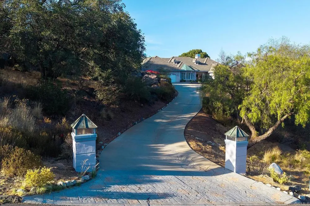 3157 VIA VIEJAS OESTE Alpine, CA 91901