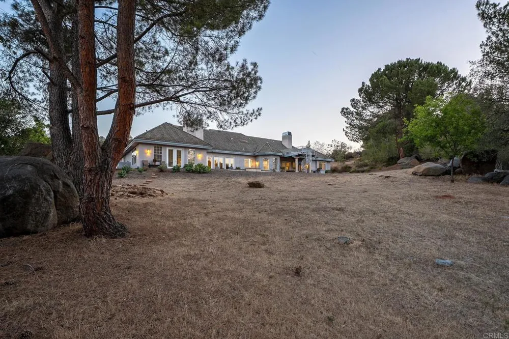 3157 VIA VIEJAS OESTE Alpine, CA 91901
