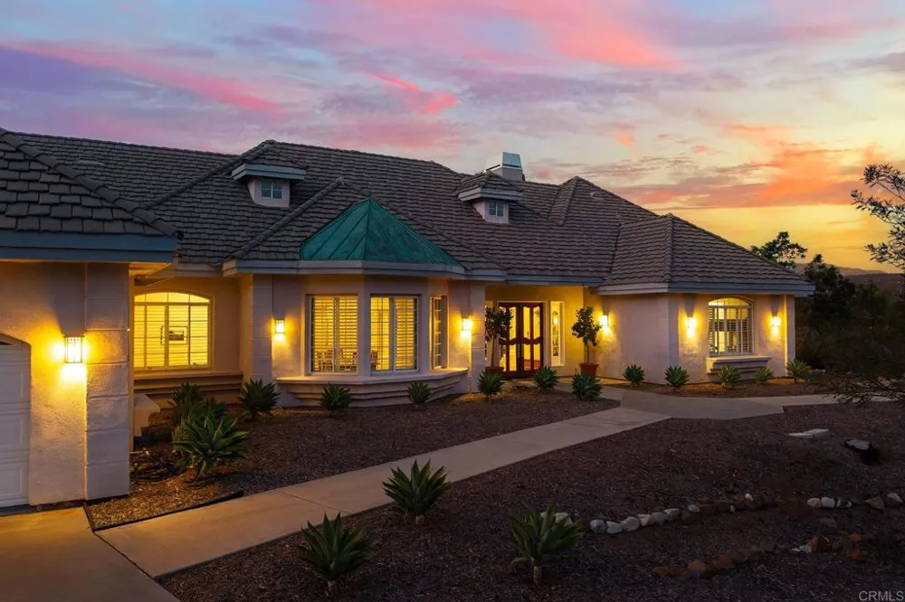 3157 VIA VIEJAS OESTE Alpine, CA 91901
