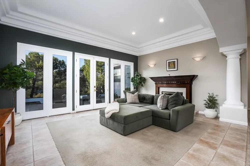 3157 VIA VIEJAS OESTE Alpine, CA 91901