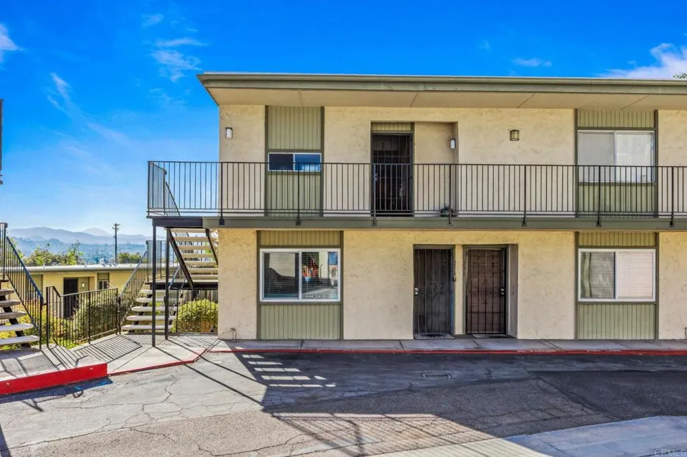 276 S Pierce Street El Cajon, CA 92020