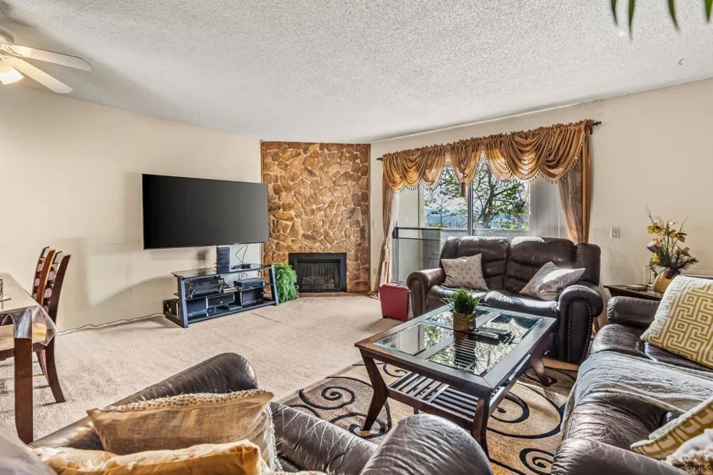 276 S Pierce Street El Cajon, CA 92020