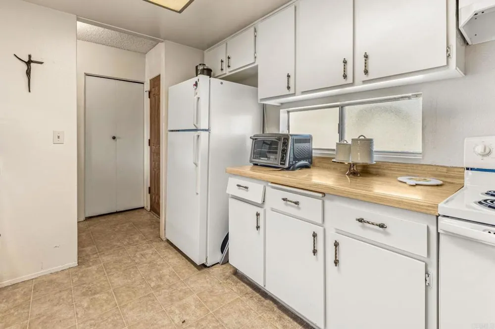 276 S Pierce Street El Cajon, CA 92020