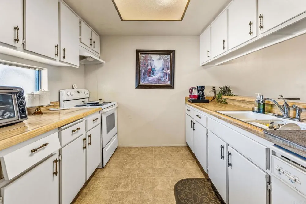 276 S Pierce Street El Cajon, CA 92020