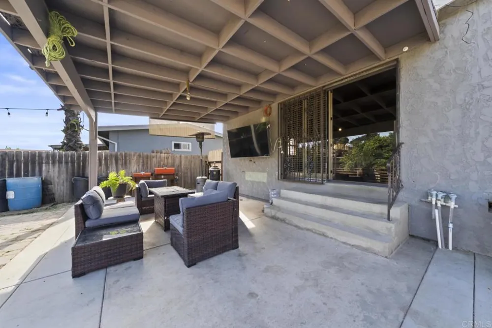 3002 E 11th Street National City, CA 91950
