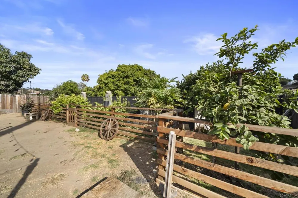 3002 E 11th Street National City, CA 91950