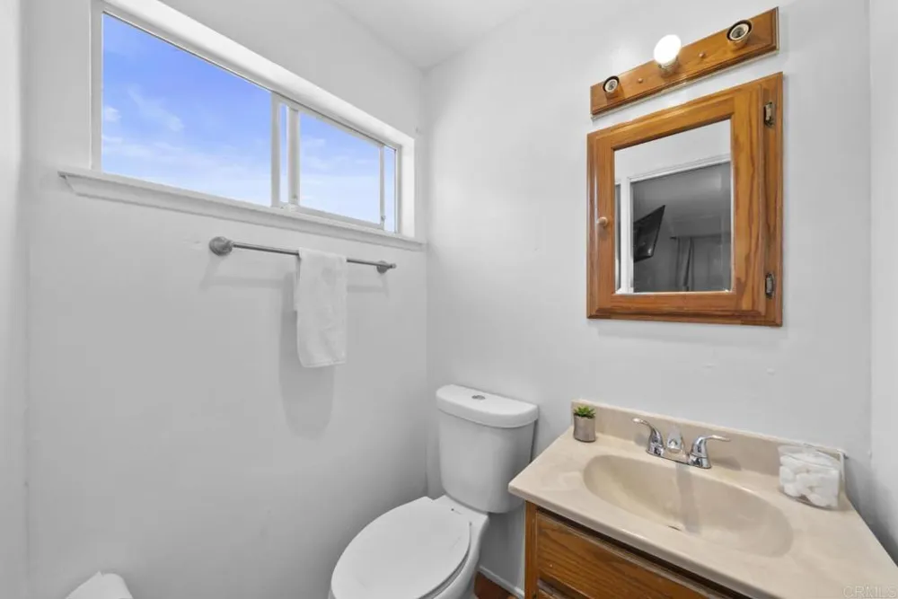 3002 E 11th Street National City, CA 91950