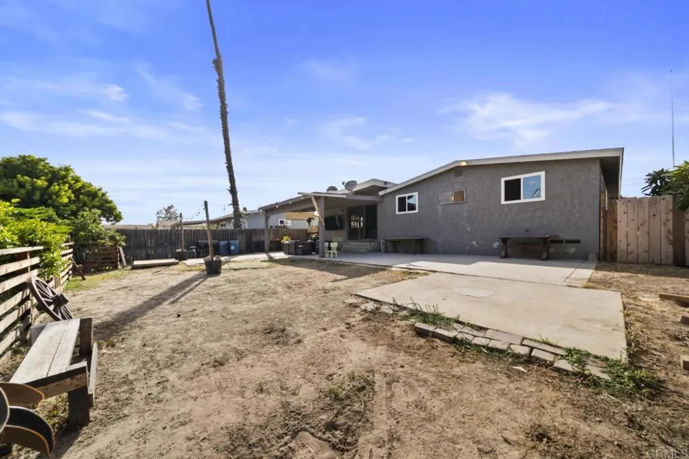 3002 E 11th Street National City, CA 91950