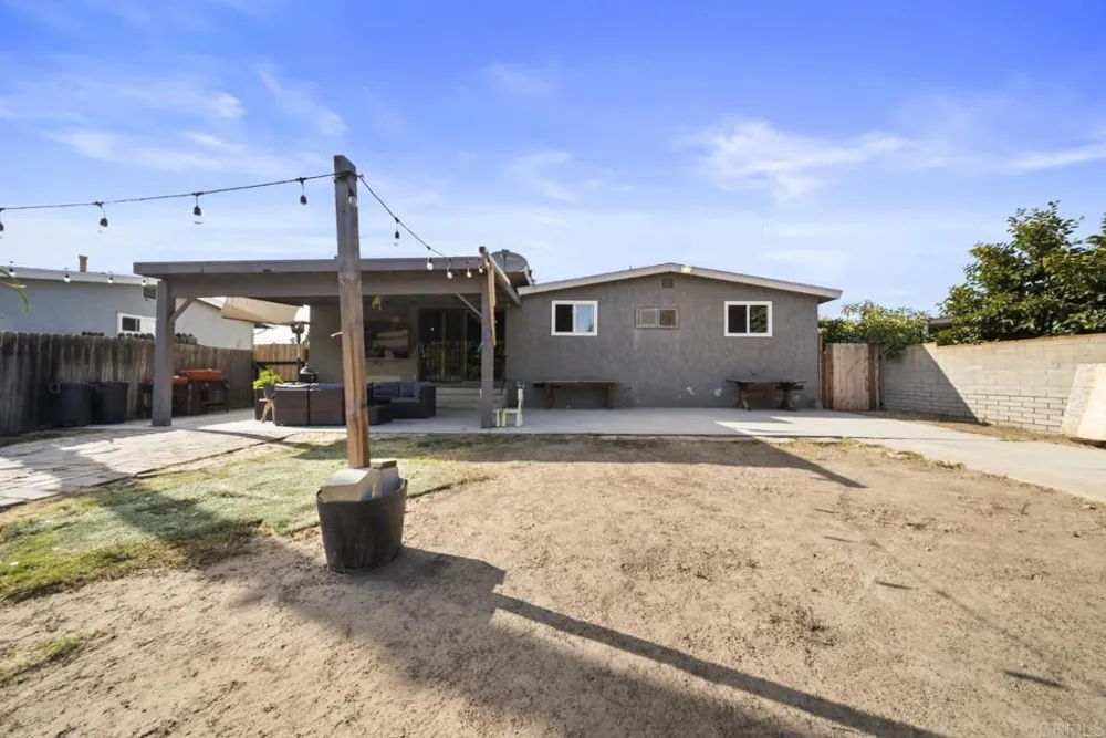 3002 E 11th Street National City, CA 91950