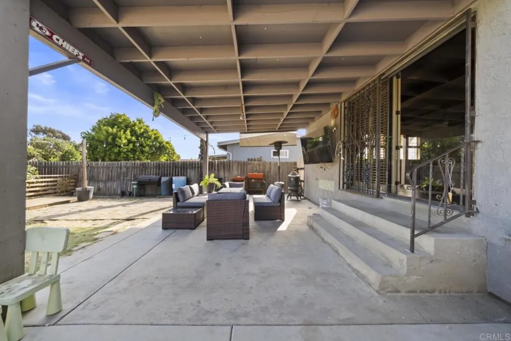 3002 E 11th Street National City, CA 91950