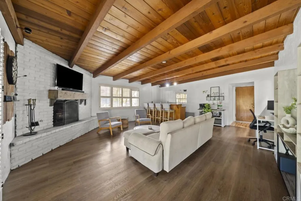 3002 E 11th Street National City, CA 91950
