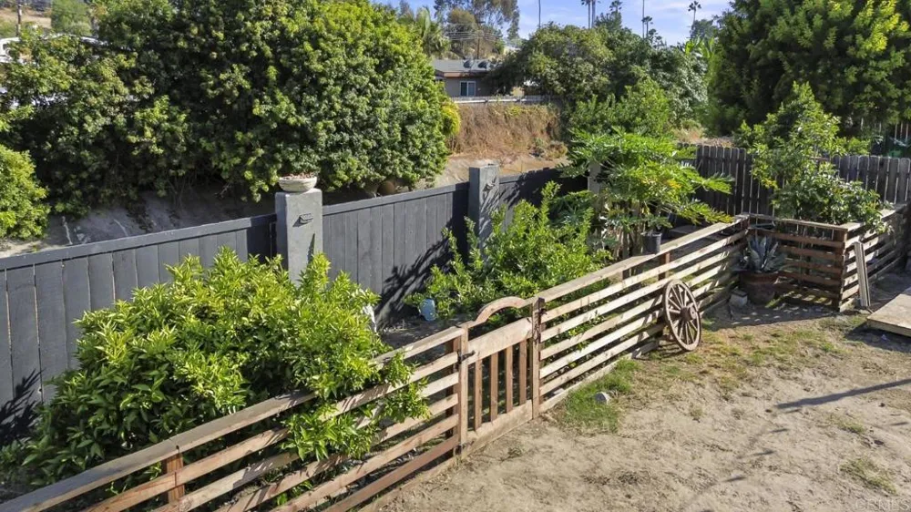 3002 E 11th Street National City, CA 91950