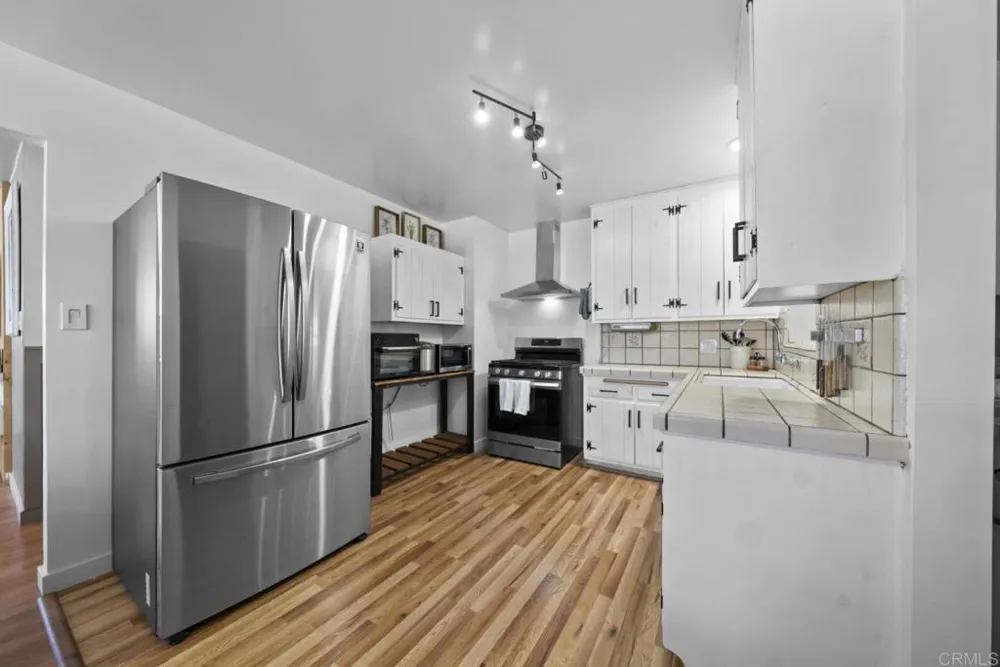 3002 E 11th Street National City, CA 91950