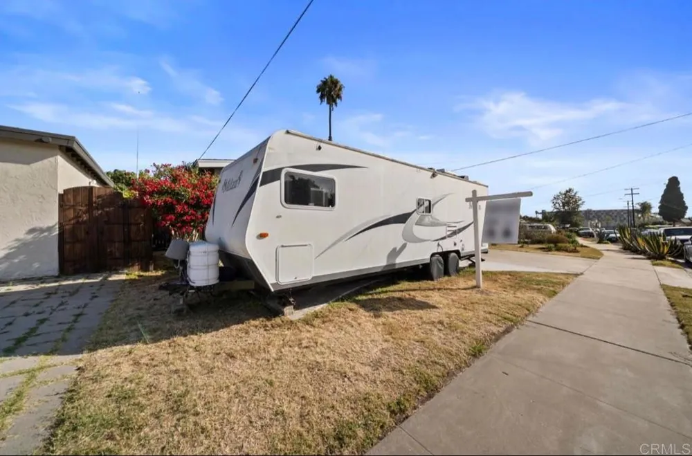 3002 E 11th Street National City, CA 91950