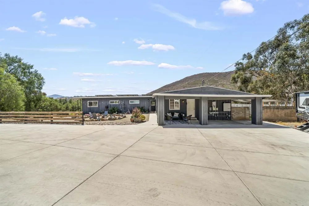 3268 Peg Leg Mine Rd Jamul, CA 91935