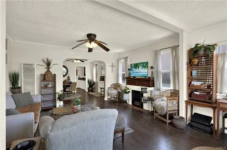 834 15th Hermosa Beach, CA 90254