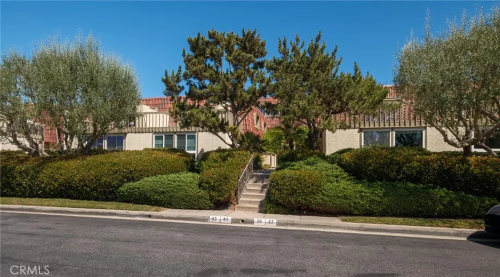43 Cresta Verde Rolling Hills Estates, CA 90274
