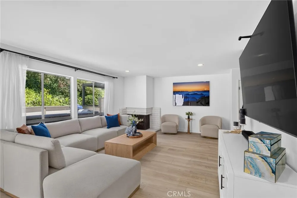 43 Cresta Verde Rolling Hills Estates, CA 90274
