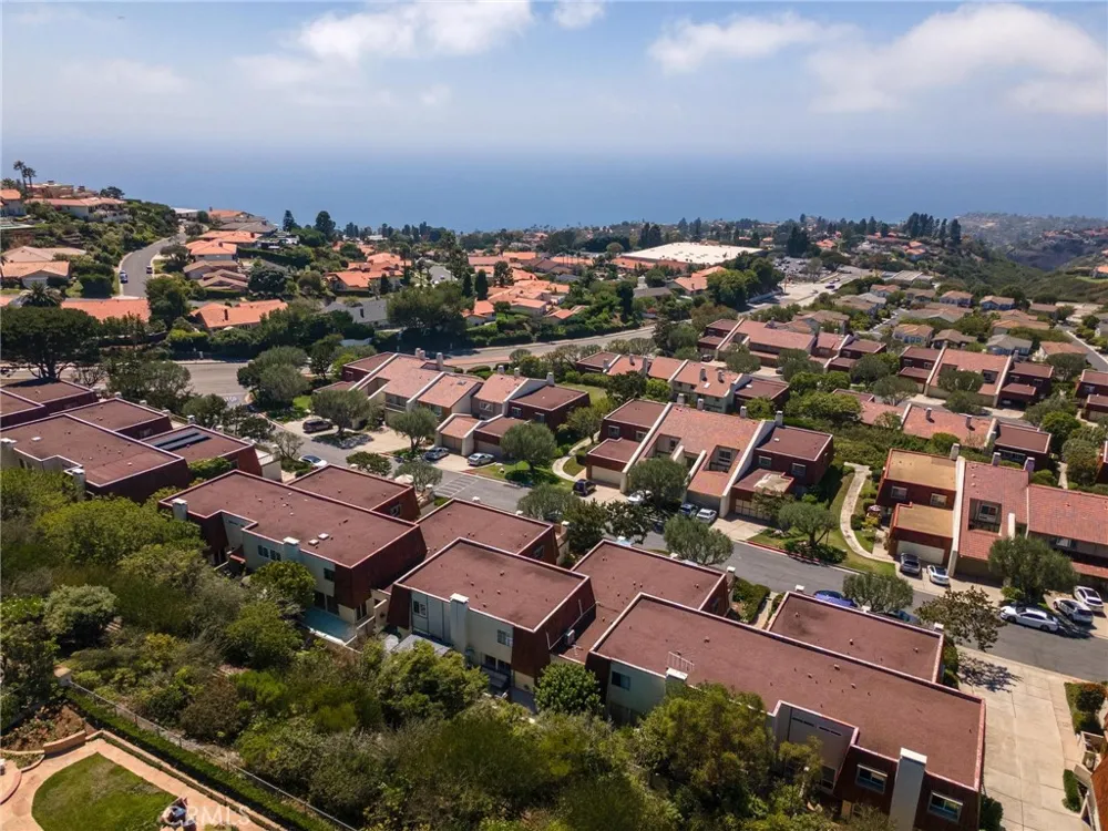 43 Cresta Verde Rolling Hills Estates, CA 90274